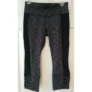 Athleta Womens S Capris Crop Legging Criss Cross Sides Small Mind Over Mat Black